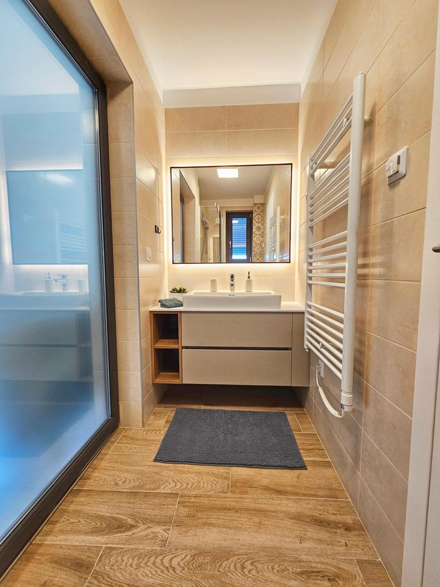 Modern Cityscape Apartment ซาดาร์ ภายนอก รูปภาพ